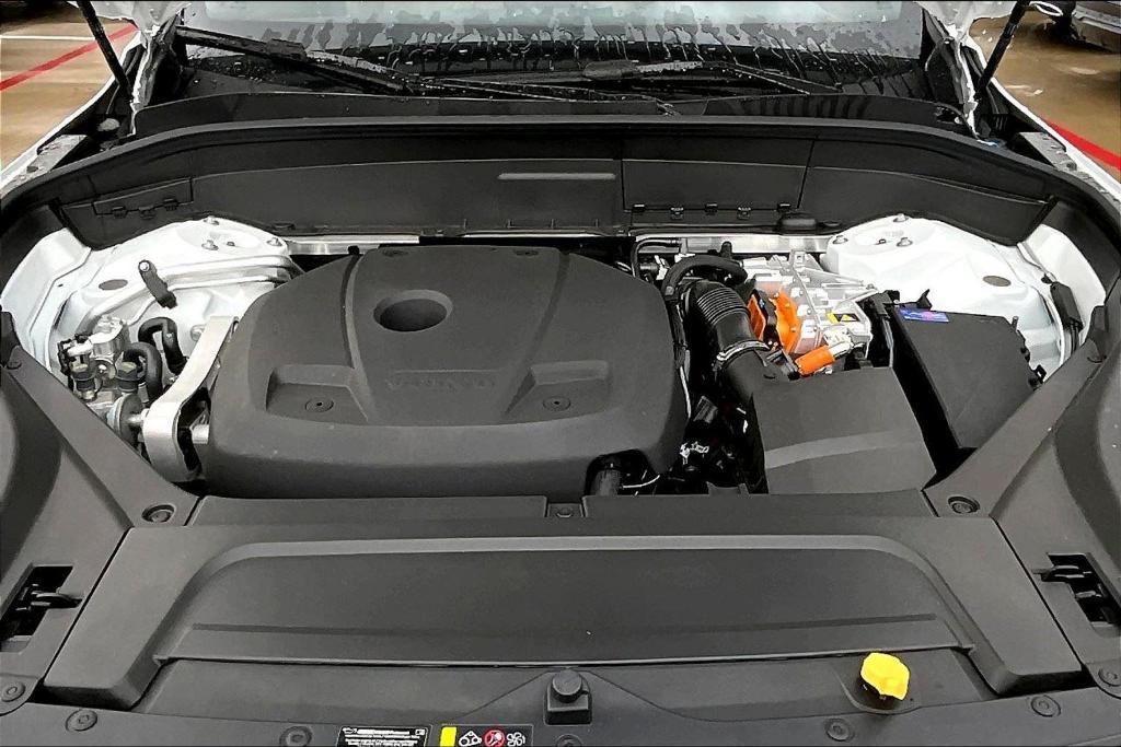 new 2025 Volvo XC90 Plug-In Hybrid car