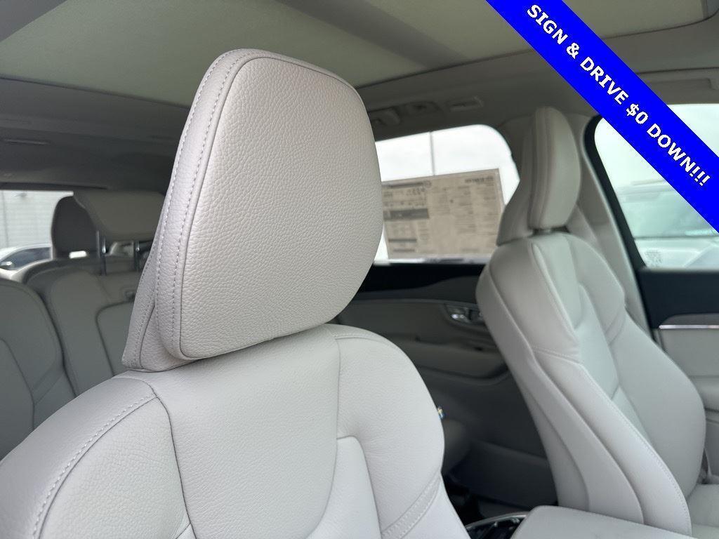new 2025 Volvo XC90 car, priced at $48,950