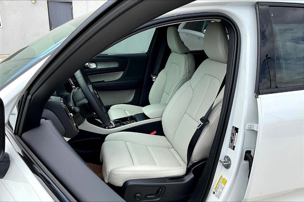 new 2025 Volvo XC40 car, priced at $51,015