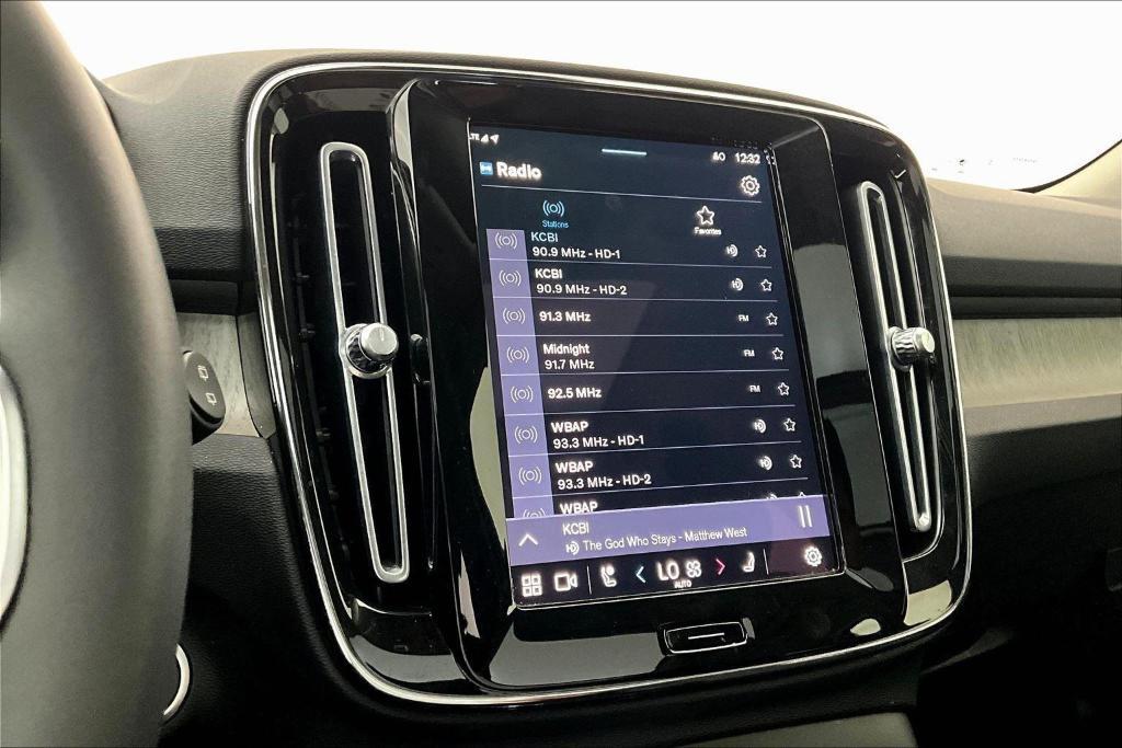 used 2023 Volvo XC40 car, priced at $30,800