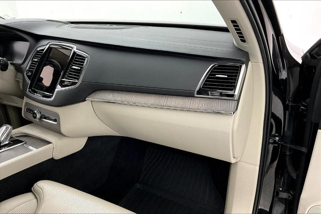 used 2022 Volvo XC90 Recharge Plug-In Hybrid car, priced at $45,500