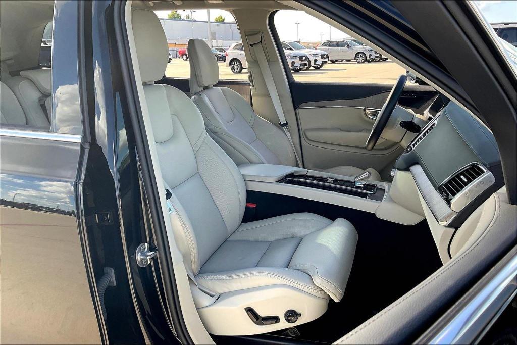 used 2024 Volvo XC90 Recharge Plug-In Hybrid car, priced at $55,000