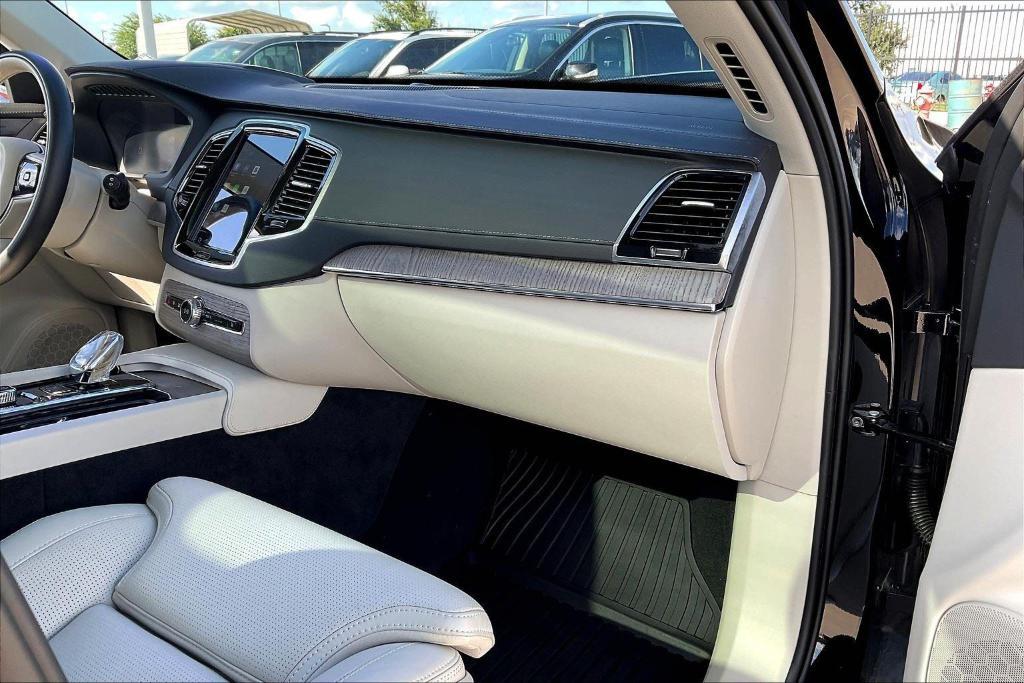used 2024 Volvo XC90 Recharge Plug-In Hybrid car, priced at $55,000