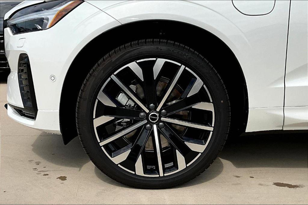 new 2026 Volvo XC60 Plug-In Hybrid car, priced at $75,235