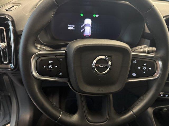 new 2025 Volvo XC40 car, priced at $39,981