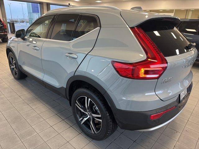 new 2025 Volvo XC40 car, priced at $39,981