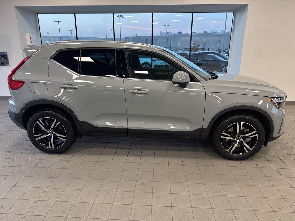 new 2025 Volvo XC40 car, priced at $31,295