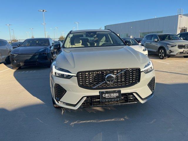 new 2025 Volvo XC60 car