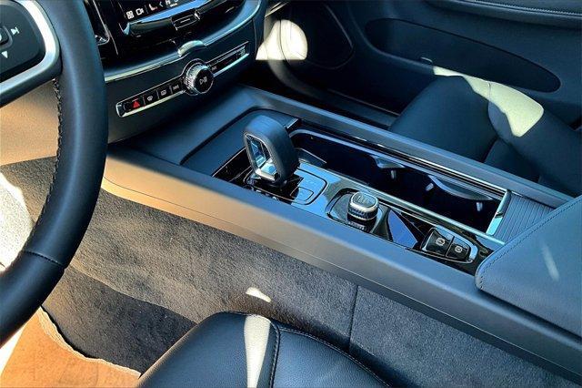 new 2025 Volvo XC60 car, priced at $50,285