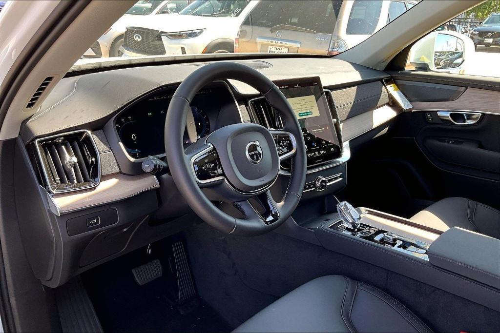new 2025 Volvo XC90 car