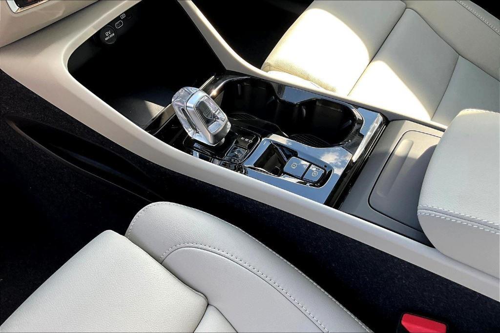 new 2025 Volvo XC40 car, priced at $51,015