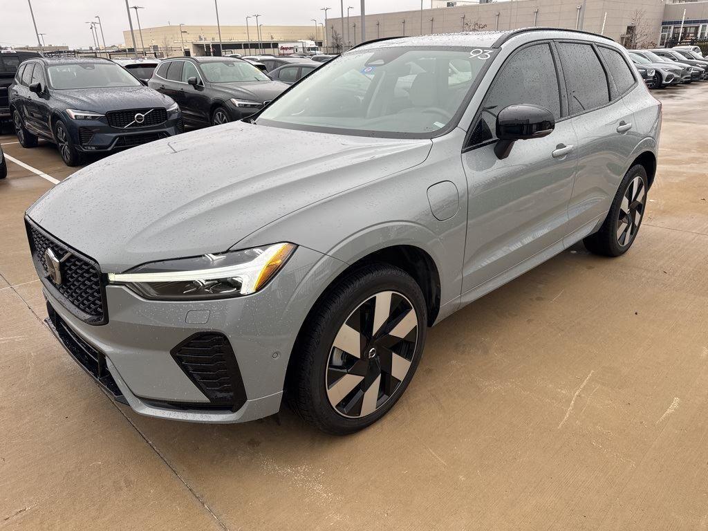 new 2025 Volvo XC60 Plug-In Hybrid car, priced at $49,735