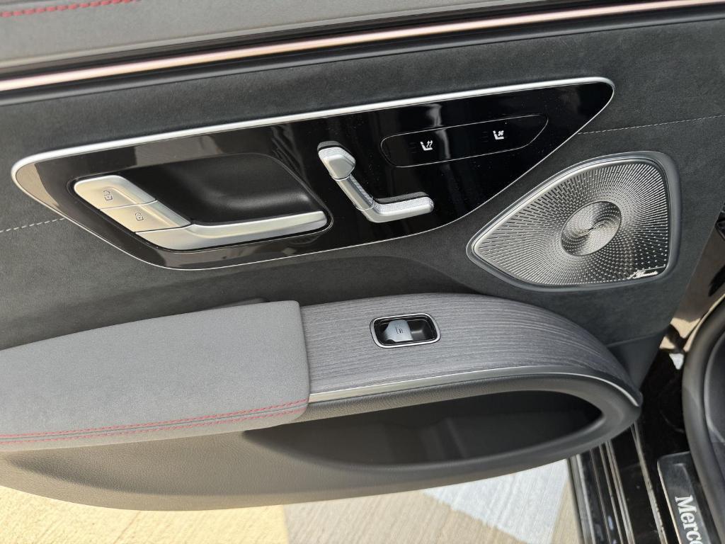 used 2022 Mercedes-Benz EQS 580 car, priced at $54,900