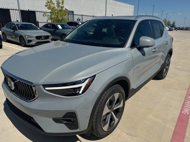 new 2025 Volvo XC40 car, priced at $48,315