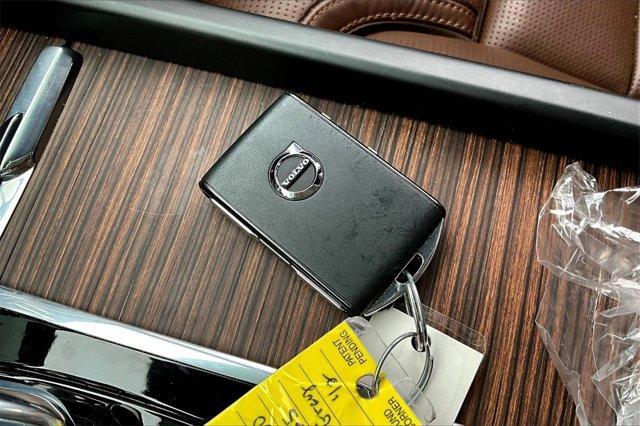 used 2022 Volvo XC60 car, priced at $34,895