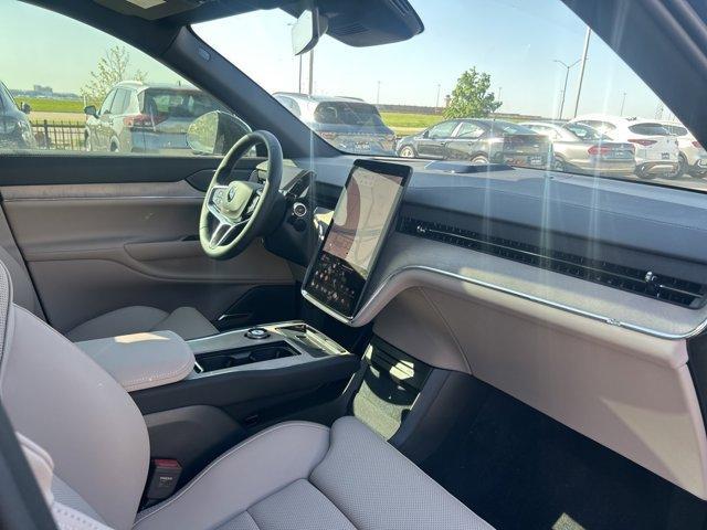 new 2025 Volvo EX90 car, priced at $89,125