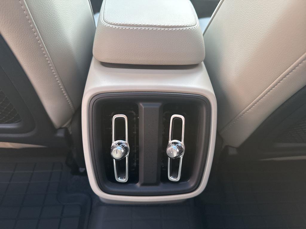 new 2025 Volvo XC40 car, priced at $48,315