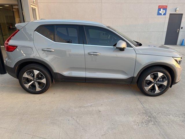 new 2025 Volvo XC40 car, priced at $44,850