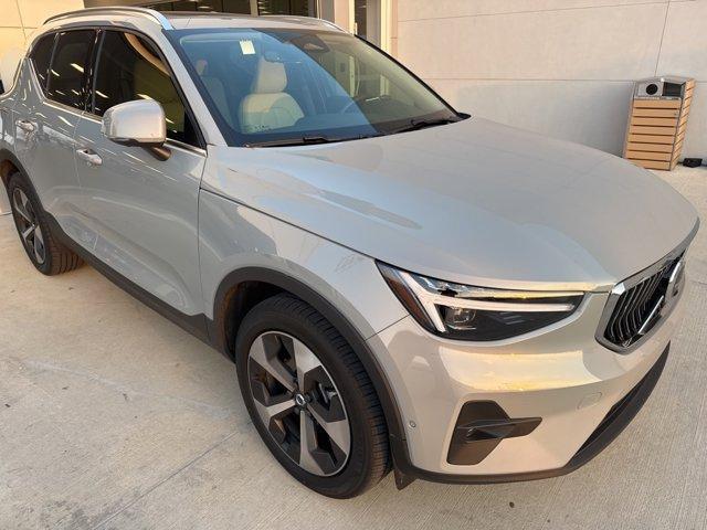 new 2025 Volvo XC40 car, priced at $44,850