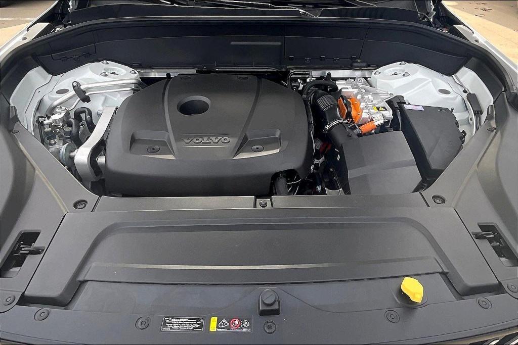 new 2025 Volvo XC90 Plug-In Hybrid car