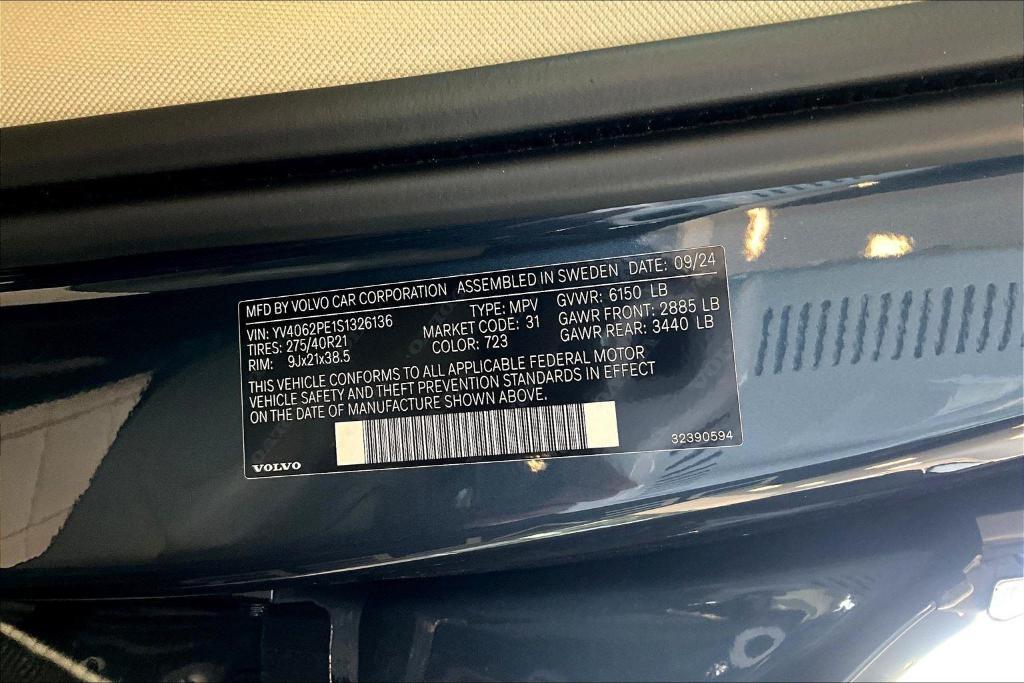 new 2025 Volvo XC90 car, priced at $64,300