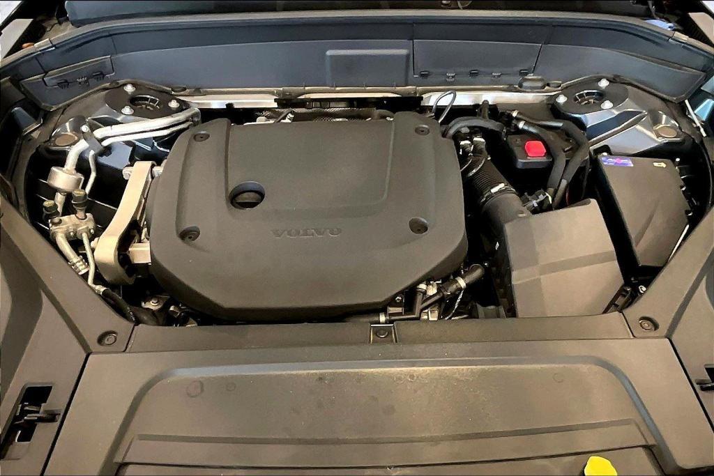 new 2025 Volvo XC90 car, priced at $64,300