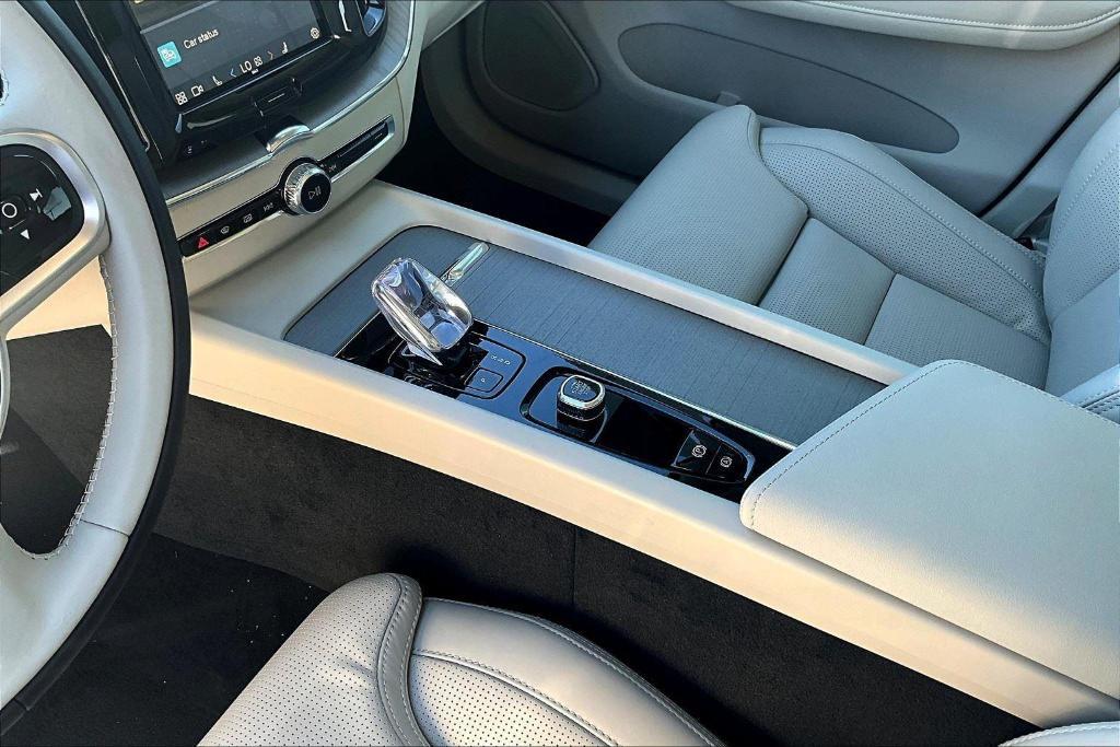 new 2025 Volvo XC60 car, priced at $59,885