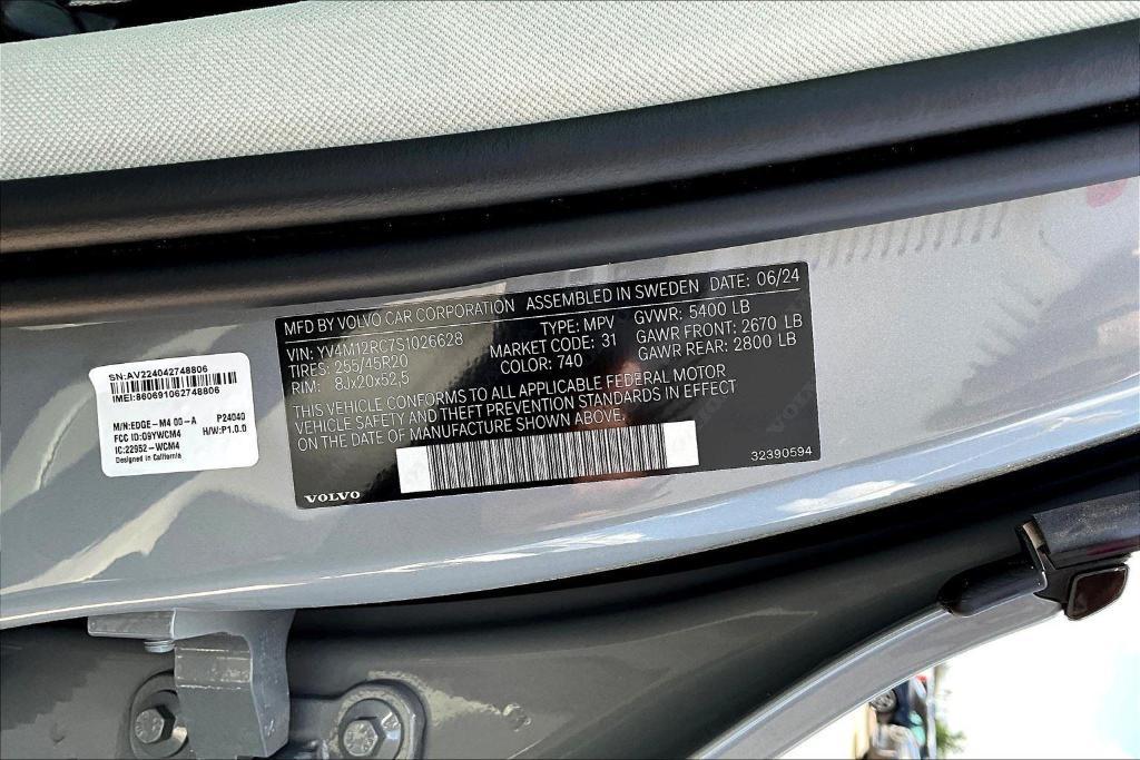 new 2025 Volvo XC60 car