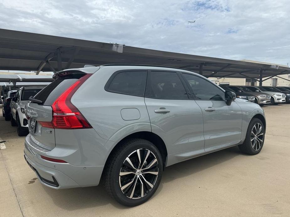 new 2025 Volvo XC60 car, priced at $55,335