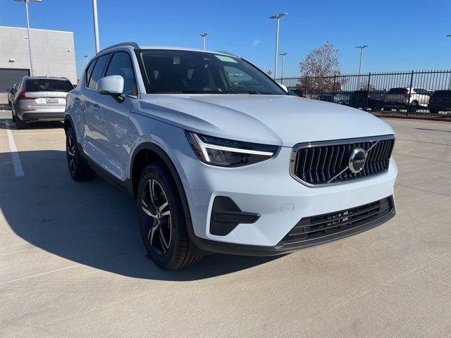 new 2025 Volvo XC40 car, priced at $44,045