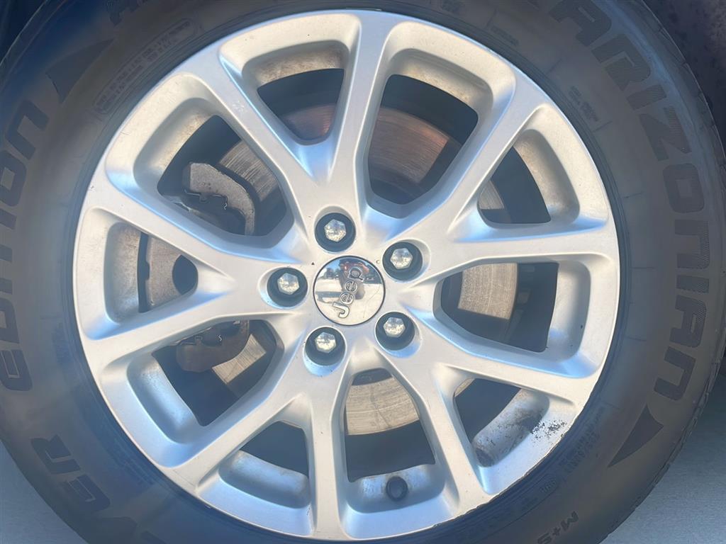 used 2014 Jeep Cherokee car, priced at $8,500