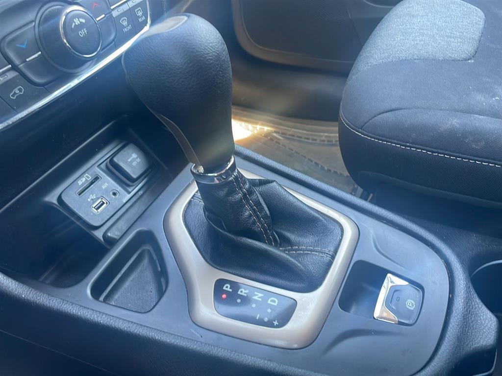 used 2014 Jeep Cherokee car, priced at $8,500