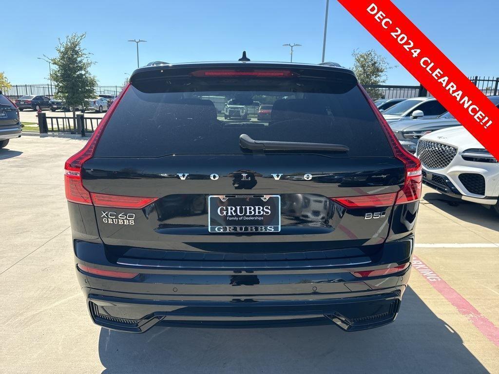 new 2025 Volvo XC60 car, priced at $51,700