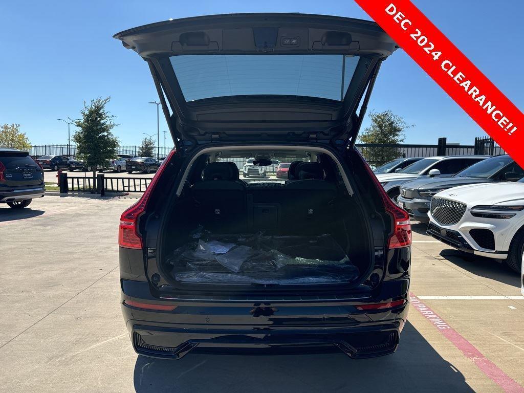 new 2025 Volvo XC60 car, priced at $51,700