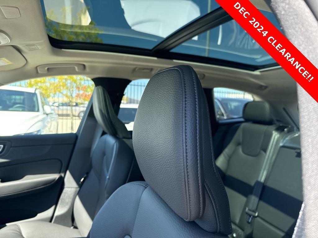 new 2025 Volvo XC60 car, priced at $51,700