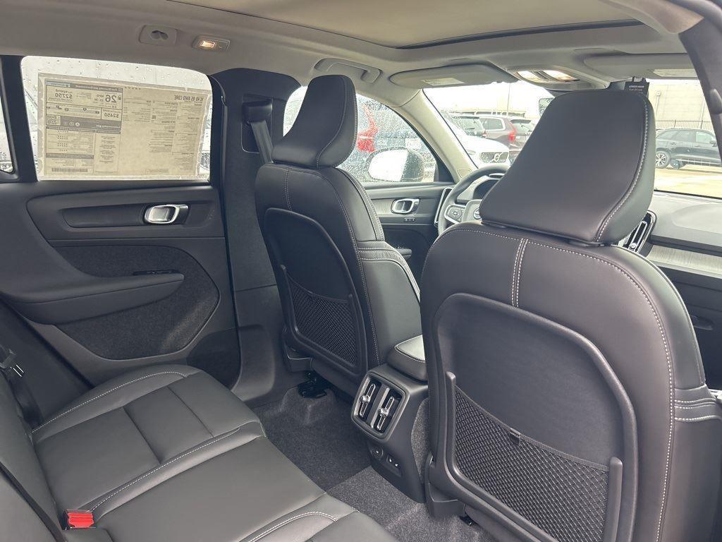 new 2025 Volvo XC40 car, priced at $38,145