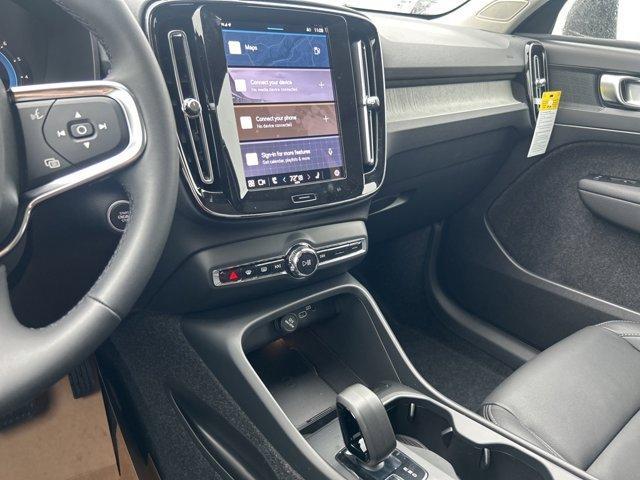 new 2025 Volvo XC40 car, priced at $45,395