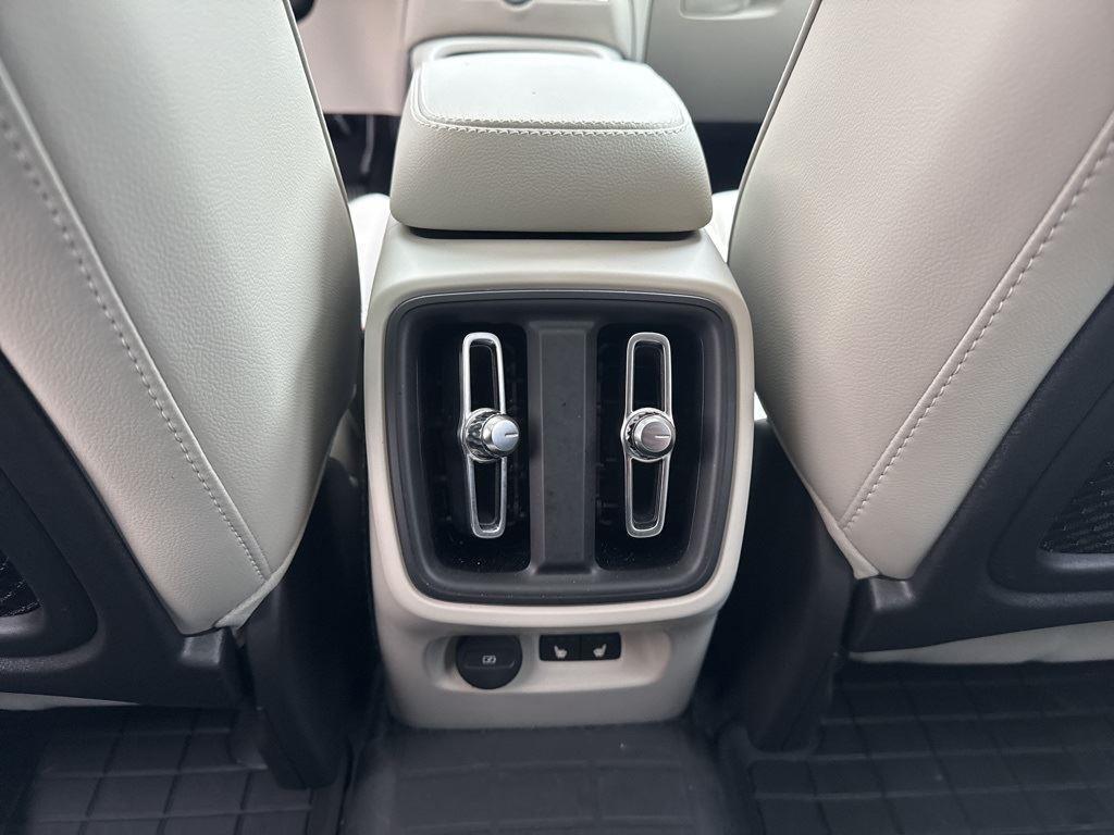 new 2025 Volvo XC40 car, priced at $48,315