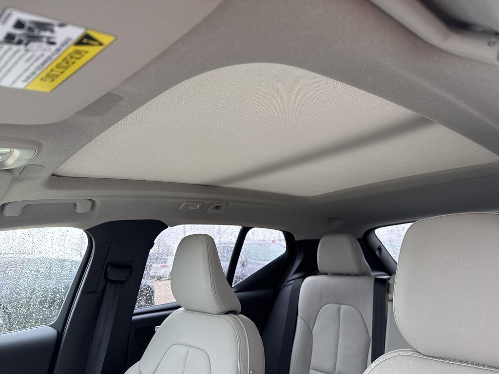 new 2025 Volvo XC40 car, priced at $48,315