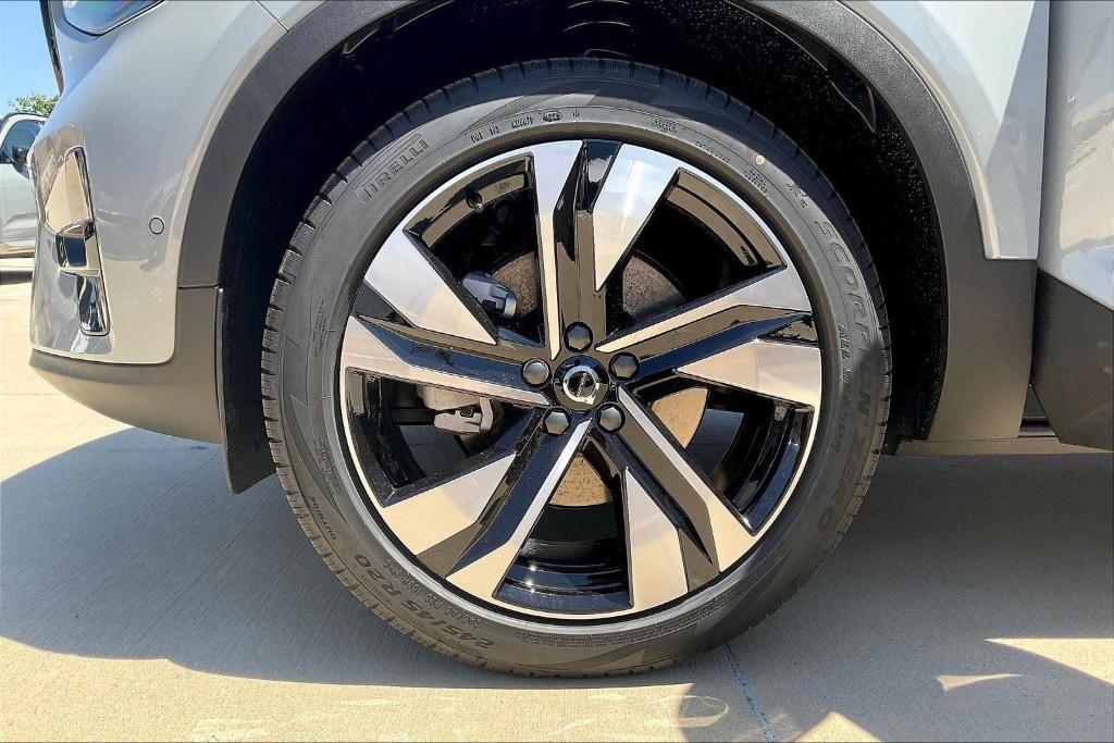 new 2025 Volvo XC40 car, priced at $51,015