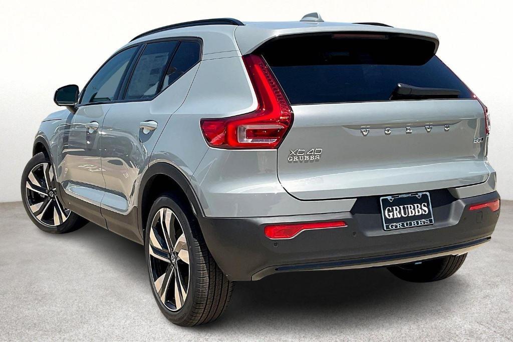 new 2025 Volvo XC40 car, priced at $51,015