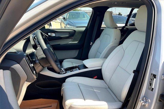 new 2025 Volvo XC40 car, priced at $51,015
