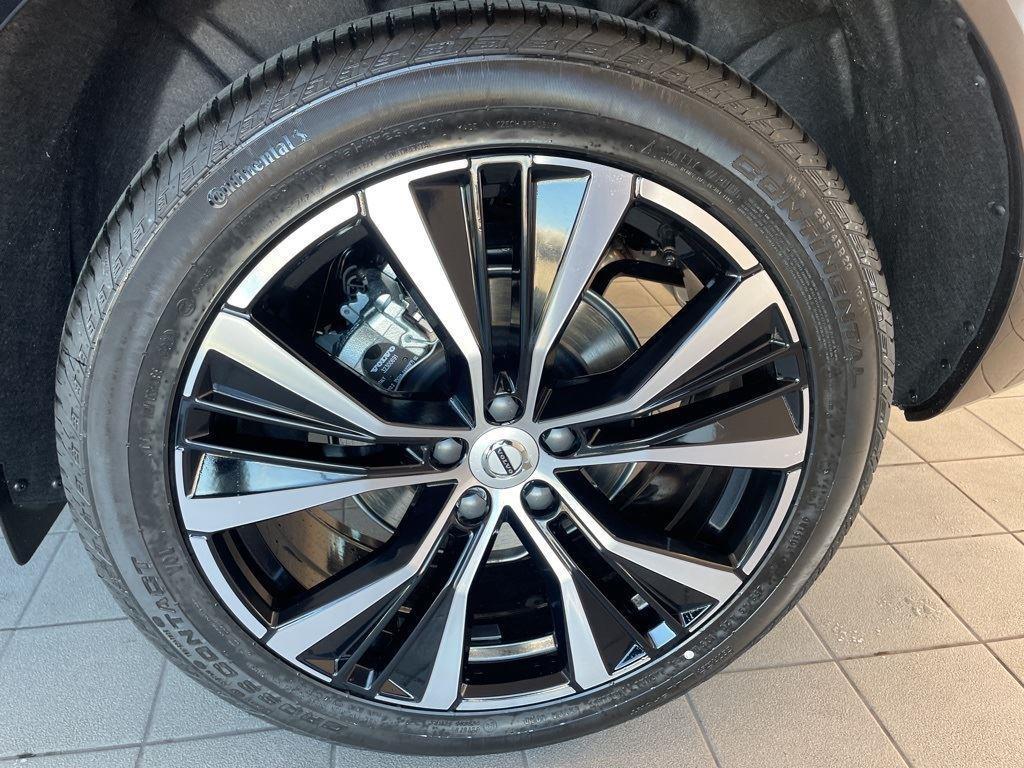 new 2025 Volvo XC60 car, priced at $54,585