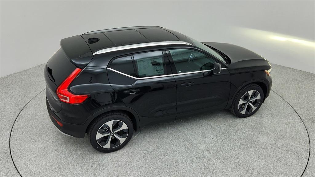 new 2024 Volvo XC40 car, priced at $43,000