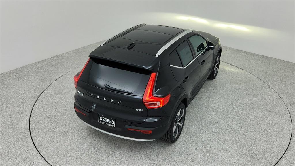 new 2024 Volvo XC40 car, priced at $43,000