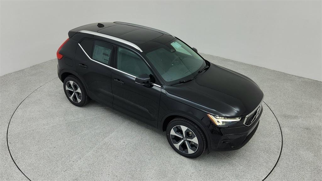 new 2024 Volvo XC40 car, priced at $43,000