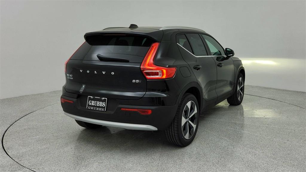 new 2024 Volvo XC40 car, priced at $43,000