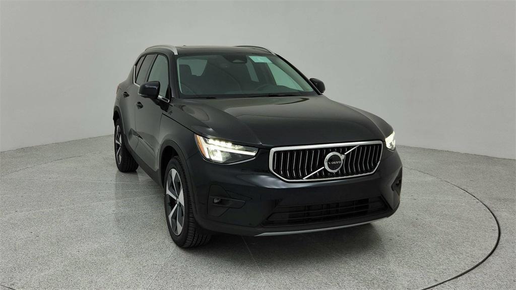 new 2024 Volvo XC40 car, priced at $43,000