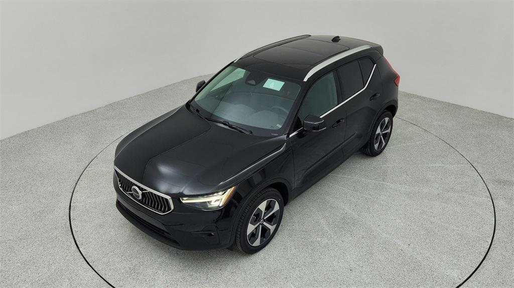 new 2024 Volvo XC40 car, priced at $43,000