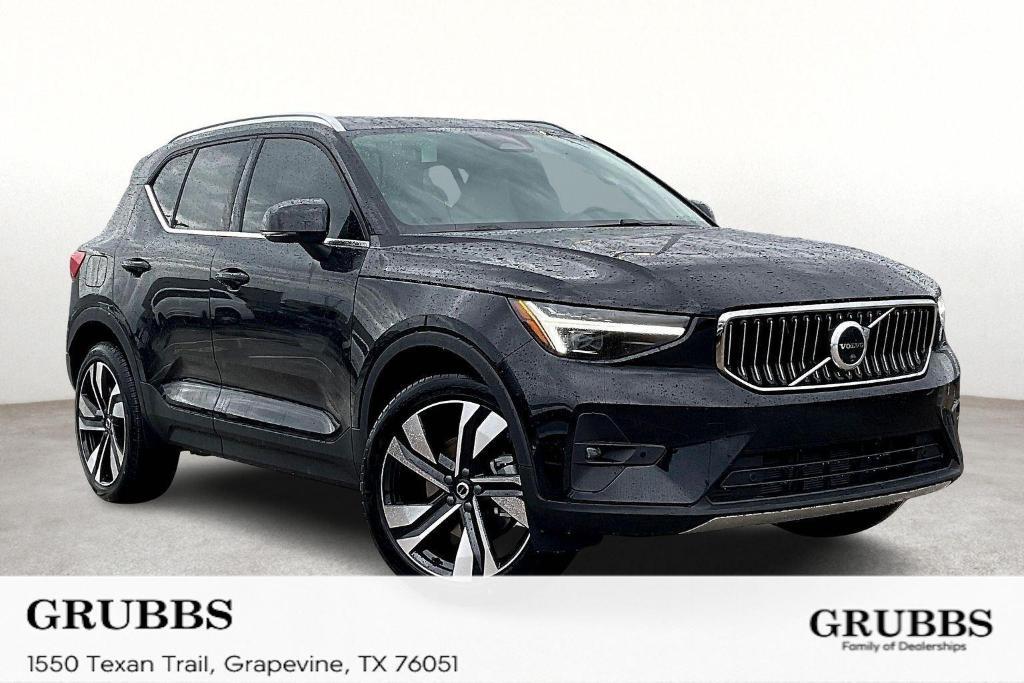new 2025 Volvo XC40 car, priced at $51,015